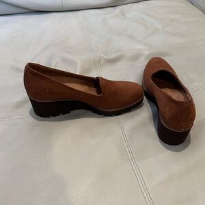 Vionic Women's Tan Flats